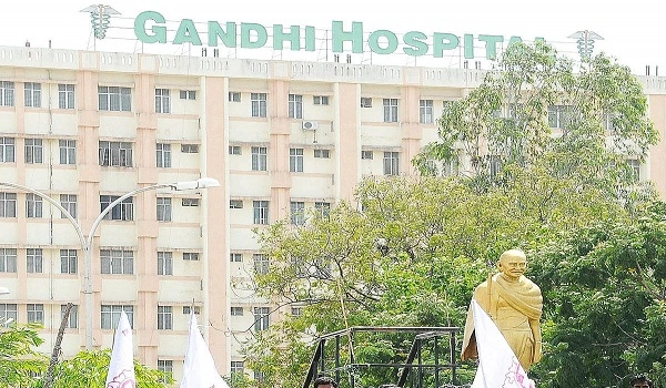 Featured Image of Hospital near Arvind Lakeview